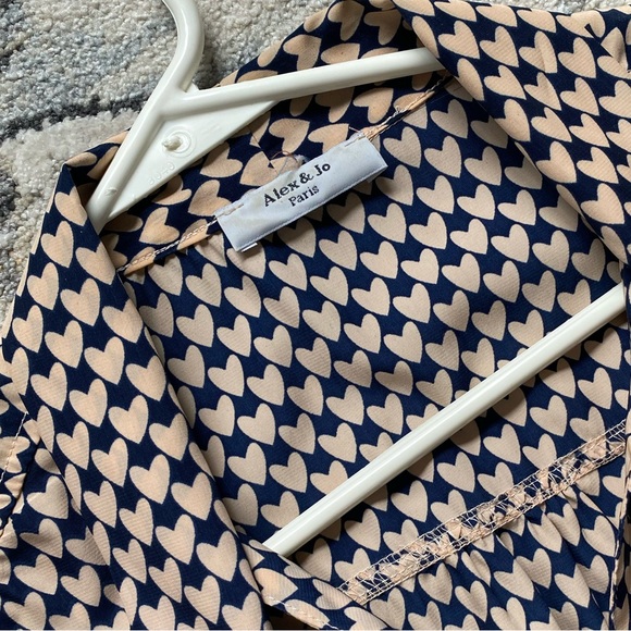 Heart Blouse with chic tie, purchased in Paris - Picture 3 of 5